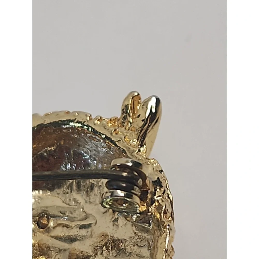 Vintage Goldtone Owl Brooch Red Rhinestone Eyes 1.25